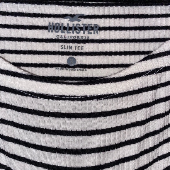 Hollister Off the Shoulder Top - Picture 3 of 3